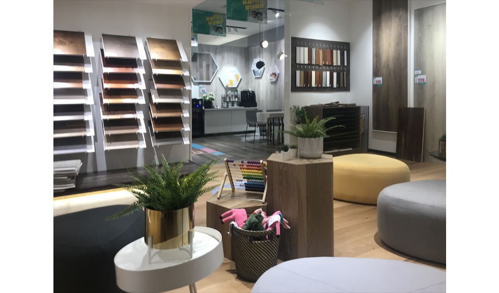 180㎡門店實(shí)景展示1