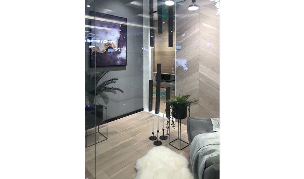 180㎡門店實(shí)景展示1